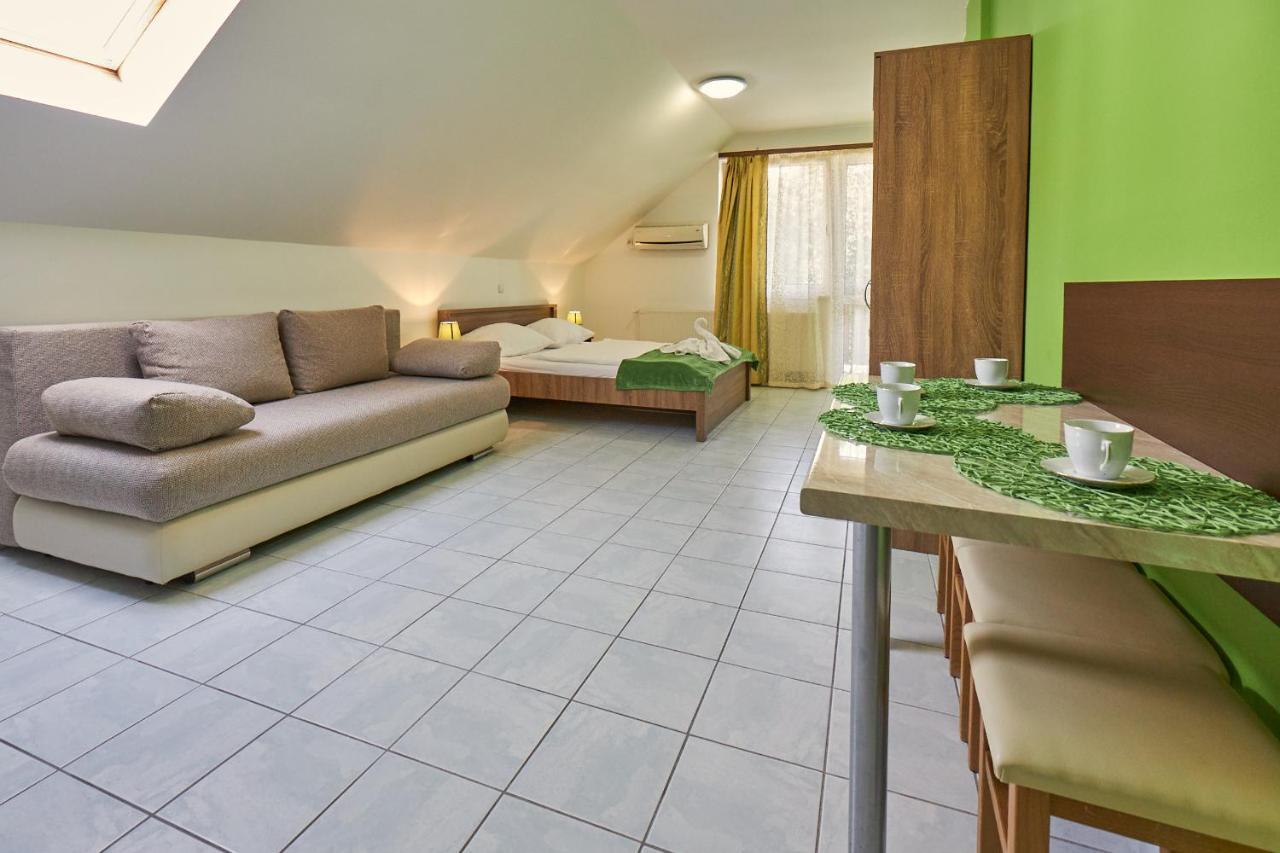 Amulett Studios Apartment Hajduszoboszlo Ngoại thất bức ảnh